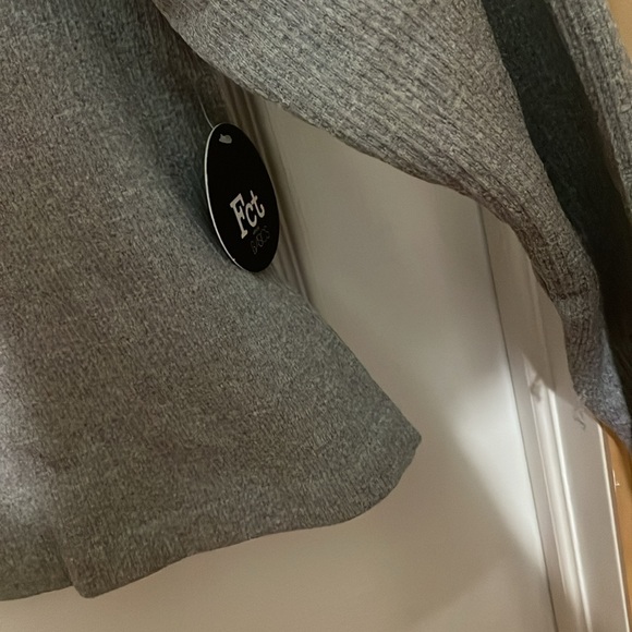 Fact workout long sleeve top. A2 - Picture 3 of 7